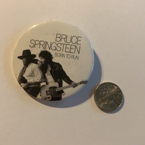 Bruce Springsteen BORN TO RUN pin - Picture 3 of 3